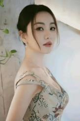 《满江红》：一首血色诗词如何捅破历史与叙事的双层窗户纸？